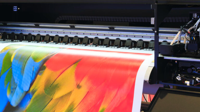 How to Choose Vinyl Printing That Lasts Through a London Winter